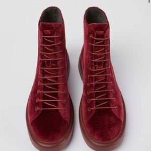 Camper “Poligano” boots in burgundy